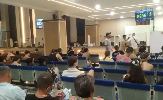 Imigrasi Ngurah Rai Tambah Personel Layani Izin Tinggal Darurat WNA Terdampak Konflik Timur Tengah