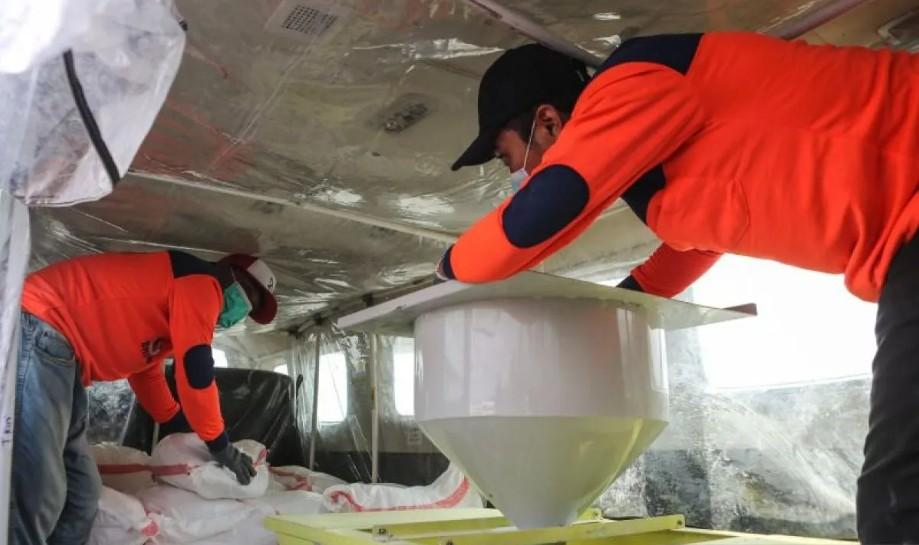 Operasi Modifikasi Cuaca Dimulai di Jawa Barat, Jawa Tengah, dan Bali untuk Antisipasi Cuaca Ekstrem