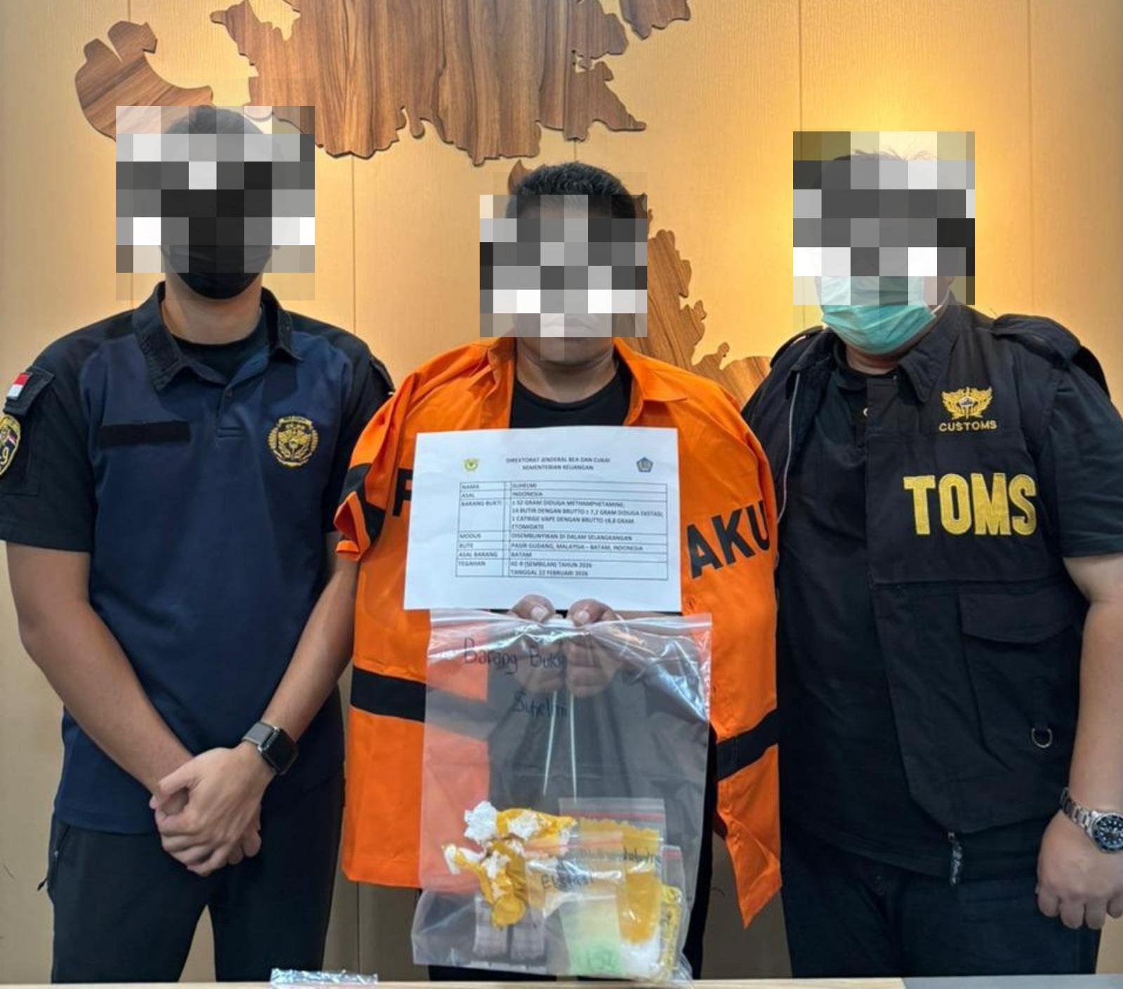 Bea Cukai Cegah Penyelundupan Narkotika dan Cartridge Vape Mengandung Etomidate di Batam Centre