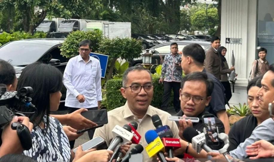 Presiden Prabowo Minta Perguruan Tinggi Percepat Riset PLTS dan Kendaraan Listrik untuk Kurangi Ketergantungan BBM