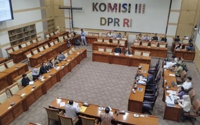 Ketua Komisi III DPR Sebut Presiden Prabowo Pesan Hindari Kekeliruan Peradilan dan Lindungi Masyarakat Kecil