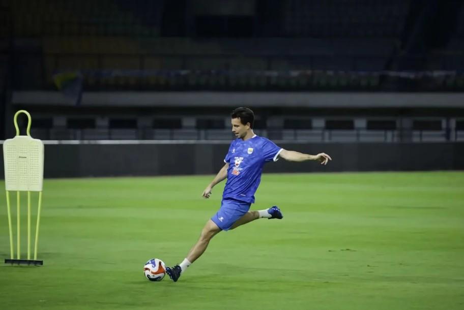 Thom Haye Minta Persib Bandung Manfaatkan Pelajaran Pertemuan Pertama Saat Hadapi Persik Kediri di GBLA