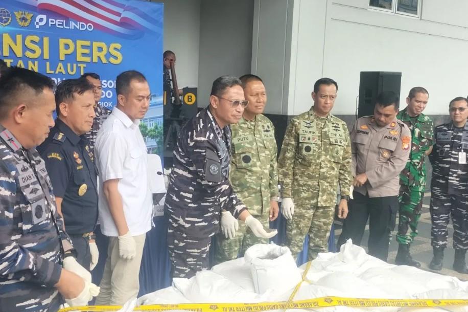 TNI AL Gagalkan Penyelundupan 6,1 Ton Pasir Timah Ilegal dari Bangka Belitung ke Jakarta