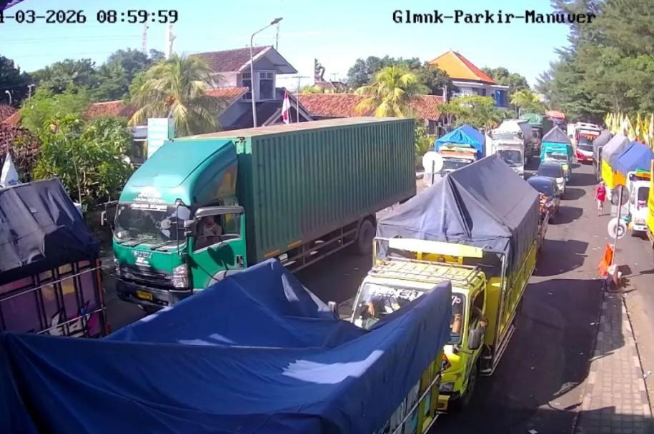 Antrean Kendaraan di Pelabuhan Gilimanuk Capai 10 Kilometer, Polisi Terapkan Rekayasa Lalu Lintas