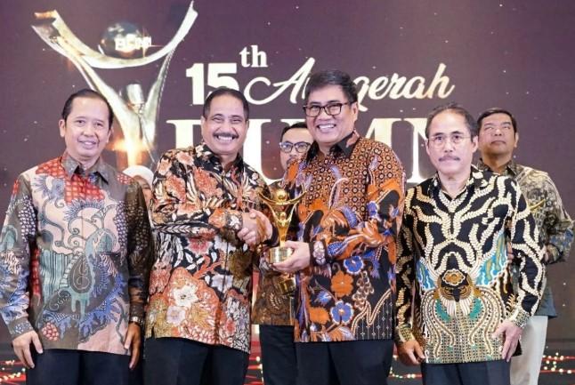 Petrokimia Gresik Raih Dua Penghargaan dalam Anugerah BUMN 2026, Dirut Daconi Khotob Dinobatkan sebagai Best CEO Visionary Le