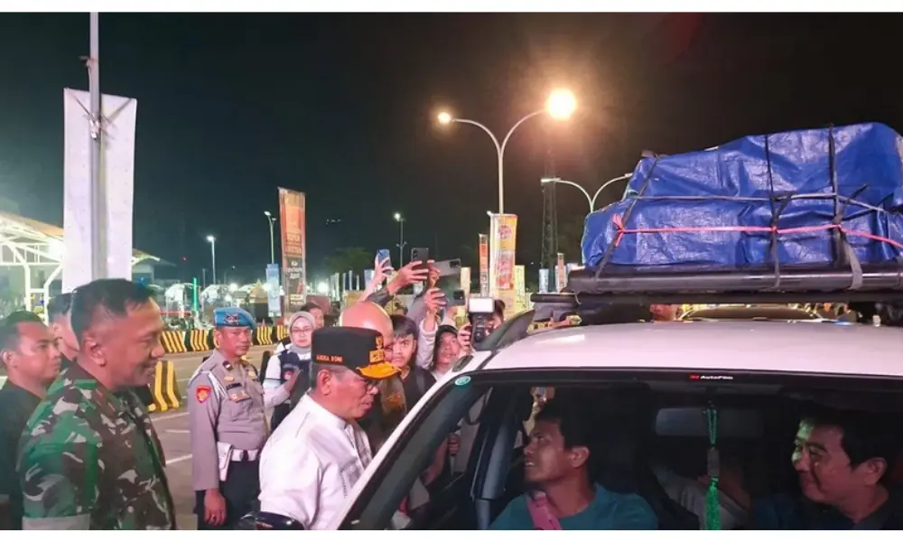 Gubernur Banten Andra Soni Imbau Pemudik Cek Cuaca Sebelum Menyeberang di Pelabuhan Merak Saat Mudik Lebaran 2026