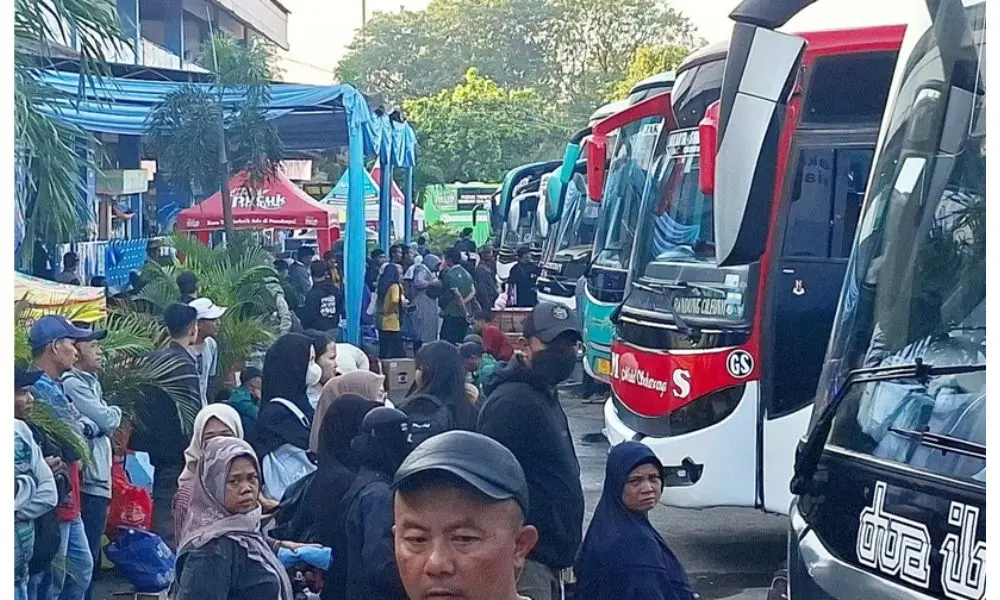 Penumpang Mudik di Terminal Kampung Rambutan Naik 100 Persen pada H-5 Lebaran 2026