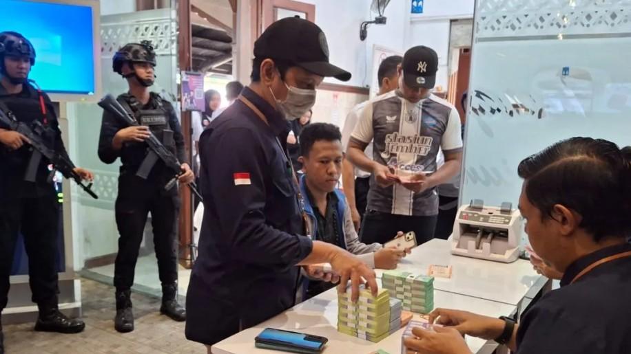 KAI Daop 9 Jember dan Bank Indonesia Buka Layanan Penukaran Uang Baru bagi Pemudik Kereta di Stasiun Jember