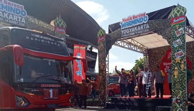 Wagub DIY Paku Alam X Lepas 1.871 Pedagang Warmindo dalam Program Mudik Bersama 2026