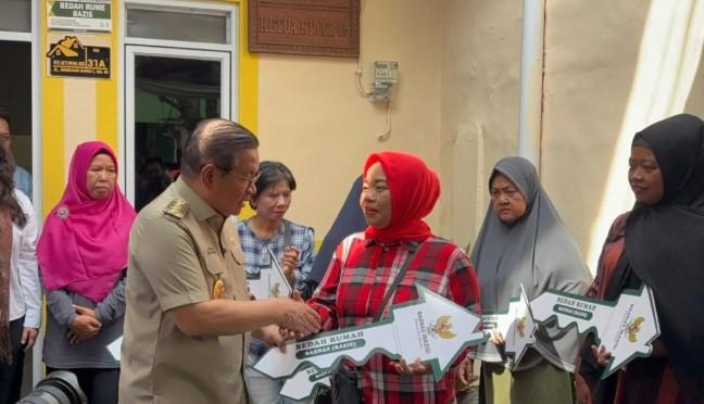 Pramono Anung Serahkan 26 Rumah Hasil Program Bedah Rumah Baznas Bazis DKI untuk Warga di Berbagai Wilayah Jakarta