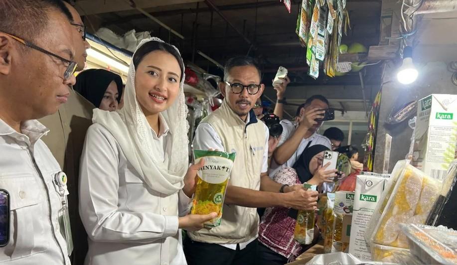 Wamendag Dyah Roro Esti Tinjau Harga Pangan di Pasar Mayestik Jelang Lebaran, Cabai dan Telur Alami Kenaikan