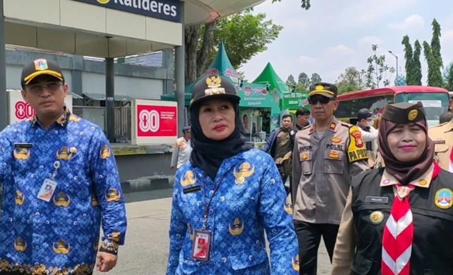 Wali Kota Iin Mutmainnah Tinjau Terminal Kalideres dan Pastikan Kesiapan Armada di Tengah Lonjakan Pemudik