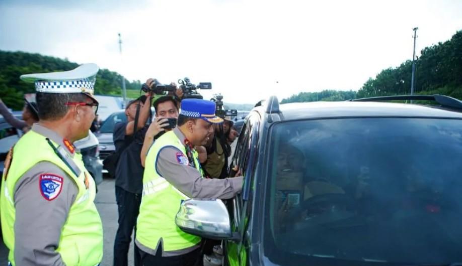 Polri Terapkan One Way Sepenggal di Tol Trans Jawa Mulai 17 Maret 2026