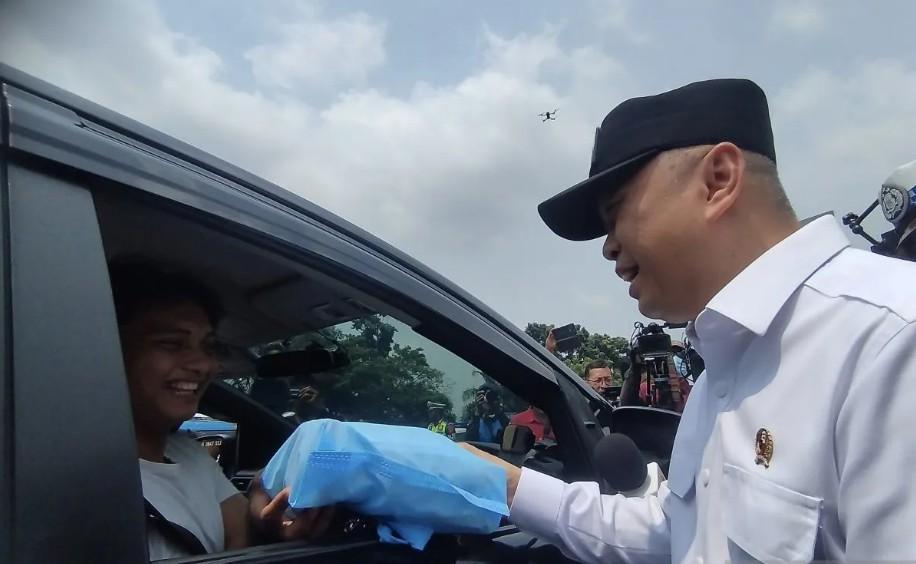 Pemudik Antusias Nikmati Jalur One Way Nasional, Barisan Terdepan Dikawal Polisi Menuju Jawa Tengah
