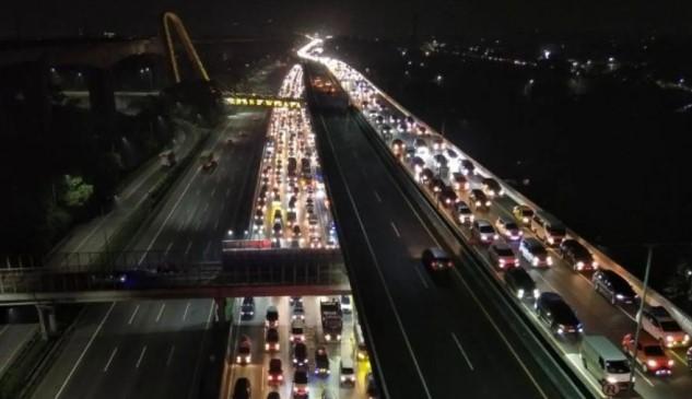 Rekayasa Lalu Lintas Tol Jakarta-Cikampek Diperpanjang Saat Puncak Arus Mudik Lebaran 1447 Hijriah