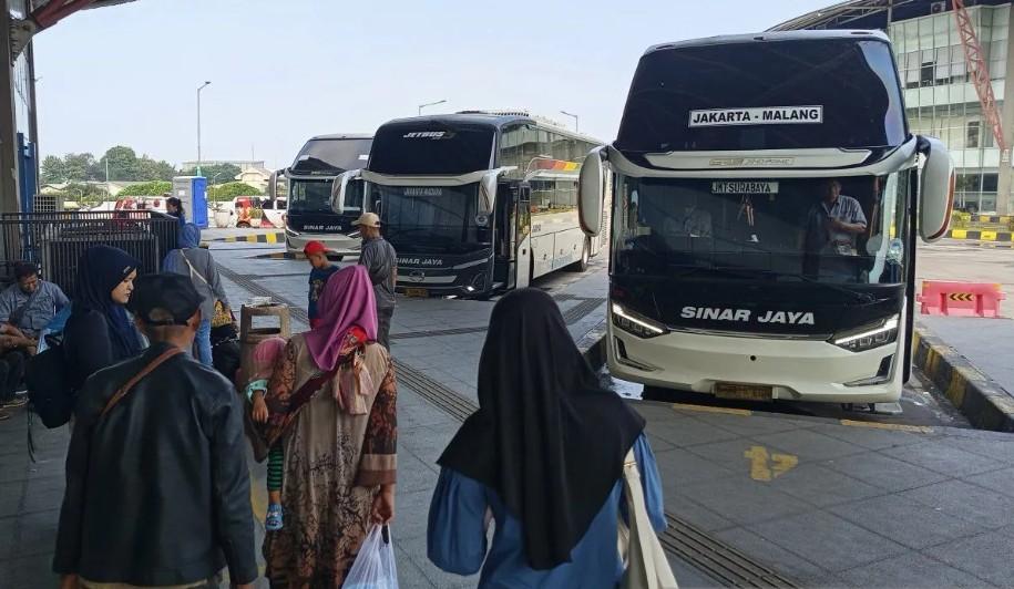 Lonjakan Pemudik Usai, Loket Bus di Terminal Pulo Gebang Mulai Tutup pada H-1 Lebaran