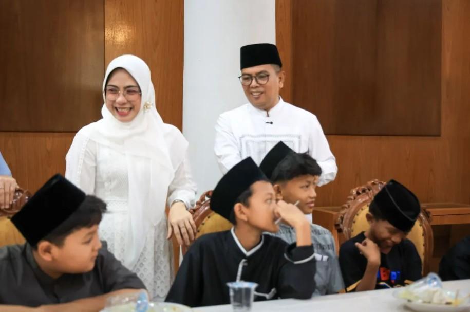 Gubernur Andra Soni Gelar Open House Idul Fitri 1447 H Bersama Anak Yatim dan Warga di Gedung Negara Banten