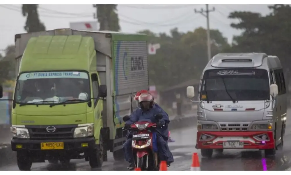 BMKG Imbau Waspada Cuaca Ekstrem di Hari Kedua Idul Fitri 1447 H