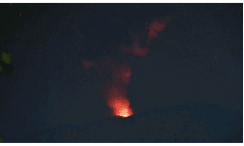 Gunung Ibu di Halmahera Barat Erupsi, Kolom Abu Capai 600 Meter