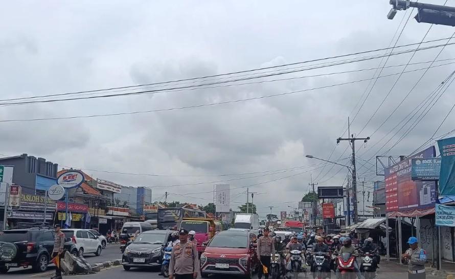 Polresta Cirebon Ubah Durasi Lampu Lalu Lintas di Simpang Palimanan untuk Urai Kepadatan Arus Balik Lebaran 2026