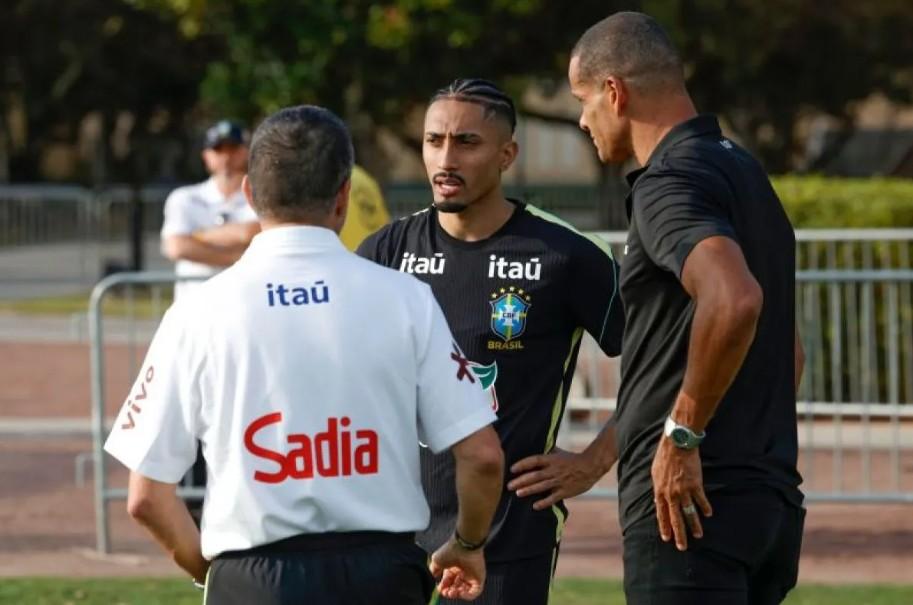 Kunjungan Rivaldo Beri Suntikan Motivasi bagi Timnas Brasil Jelang Piala Dunia 2026