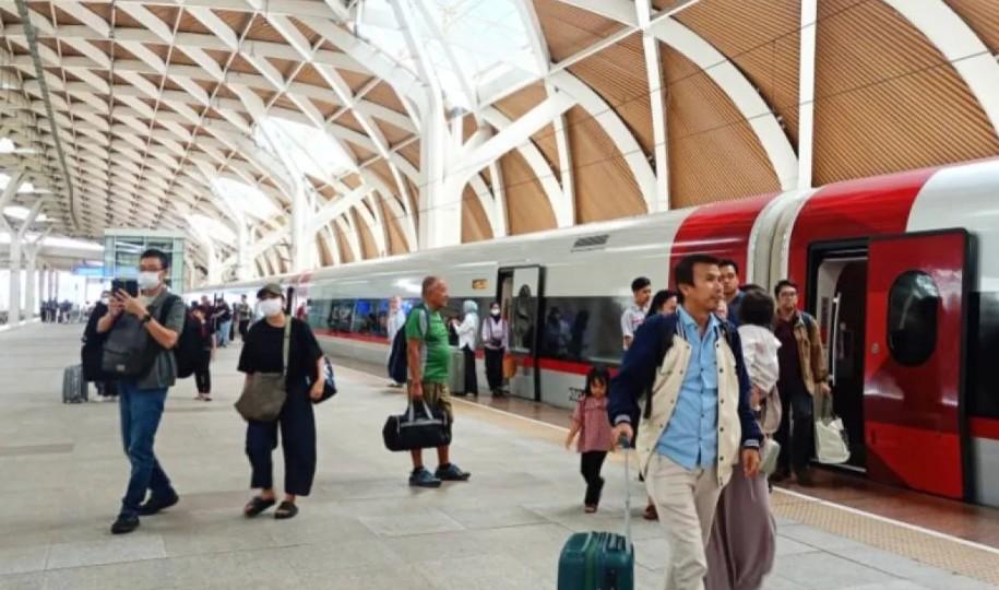 Lonjakan Penumpang Whoosh Diprediksi Tembus 23 Ribu Saat Arus Balik Lebaran 2026