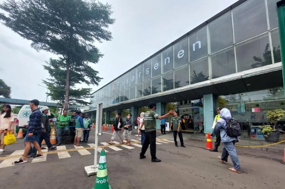 Lonjakan Arus Balik Lebaran 2026, Kedatangan Penumpang di Pasar Senen Tertinggi di Jakarta