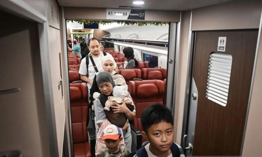 KCIC Siapkan 1.700 CCTV dan Layanan Lost and Found untuk Antisipasi Barang Tertinggal di Whoosh