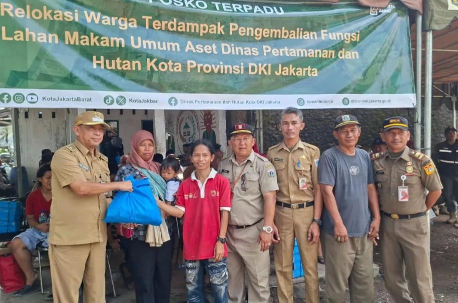 Relokasi 128 KK di Kalideres Dilanjutkan, Pemkot Jakbar Siapkan Lahan Pemakaman Baru 65 Hektare