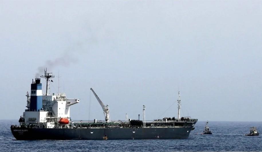 Serangan Drone Iran Hantam Tanker Kuwait di Dubai, Harga Minyak Dunia Langsung Melonjak