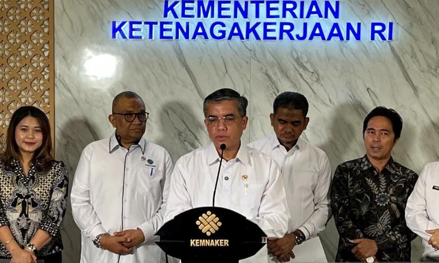 Menaker Yassierli Imbau Perusahaan Terapkan WFH Sehari dalam Sepekan Demi Ketahanan Energi Nasional