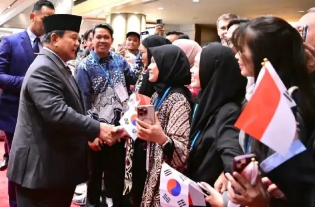 Presiden Prabowo Disambut Antusias Diaspora Indonesia Saat Tiba di Seoul dalam Kunjungan Kenegaraan
