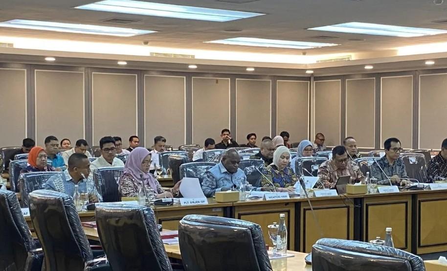 Rapat Kerja DPR dan Menteri HAM Bahas Tantangan Kompleks P5HAM serta Anggaran 2026