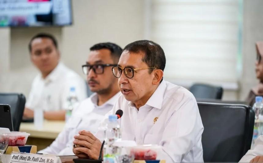 Menteri Kebudayaan Fadli Zon Dorong RUU Bahasa Daerah untuk Perkuat Ketahanan Budaya Nasional