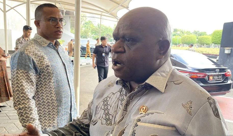 Menteri HAM Natalius Pigai Desak Transparansi Peradilan Kasus Penyiraman Air Keras Andrie Yunus