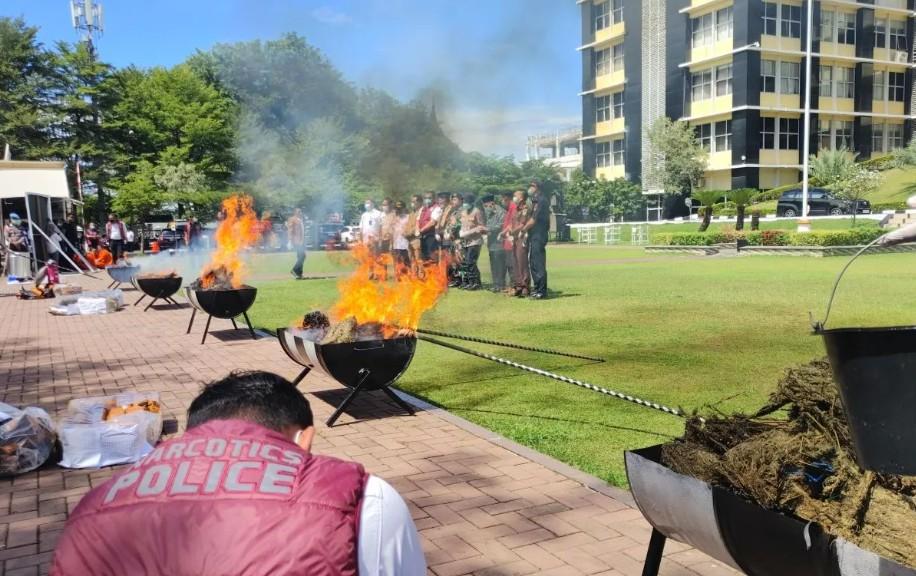 Polda Sumbar Musnahkan 108 Kg Ganja dan Sabu, Ungkap 7 Kasus Narkoba Sepanjang Maret 2026
