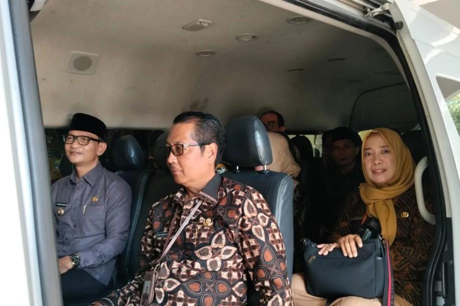 Wali Kota Mataram Pimpin Pejabat Naik Bus ke DPRD sebagai Langkah Nyata Efisiensi Anggaran Daerah