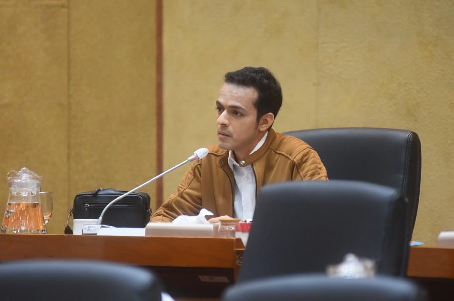 Soroti Dampak AI terhadap Tenaga Kerja, DPR Desak Pemerintah Siapkan Strategi Reskilling dan Dana Transisi