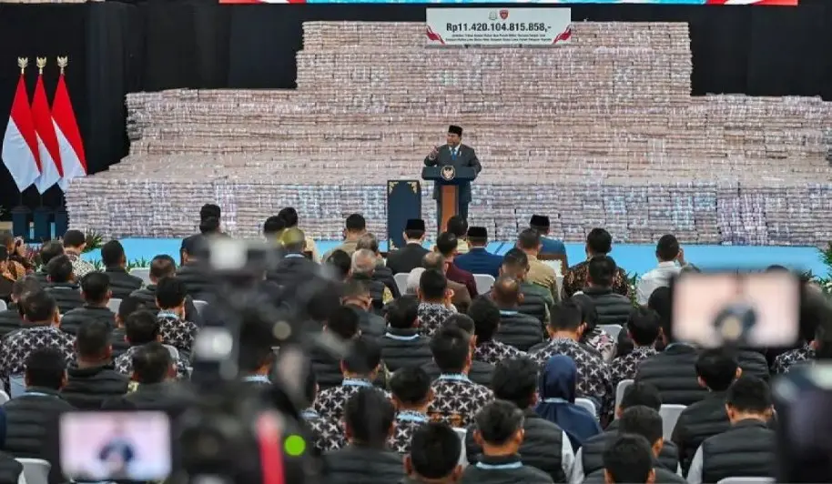 Presiden Prabowo Tegaskan Dana Penertiban Hutan Digunakan untuk Perbaikan Sekolah dan Rumah Rakyat