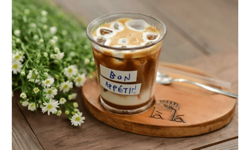 Dokter Gigi Sarankan Sikat Gigi Sebelum Minum Kopi untuk Cegah Noda