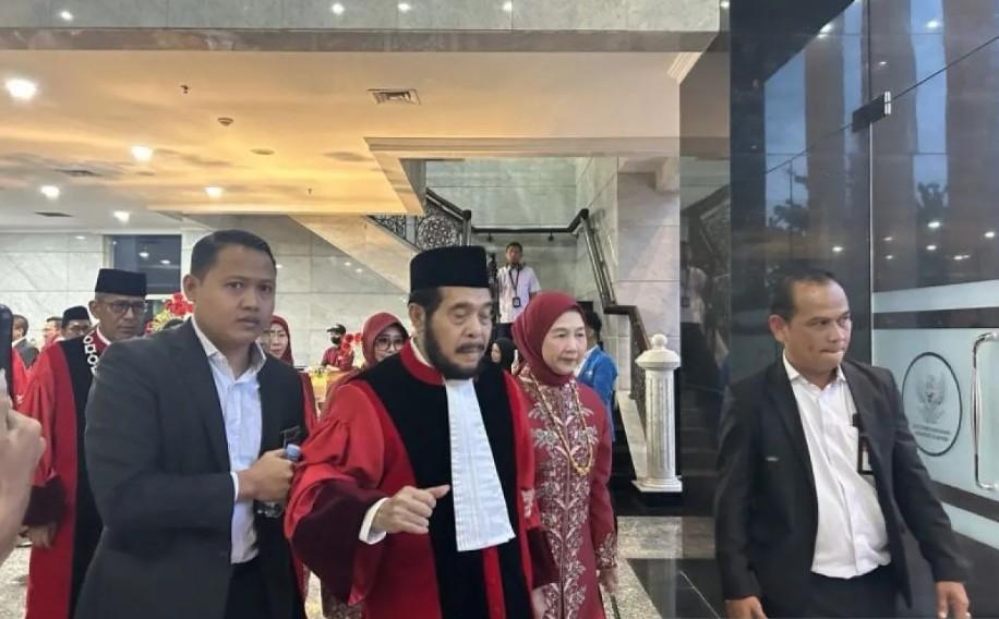 Momen Haru Usai Purnabakti, Anwar Usman Tumbang di Gedung Mahkamah Konstitusi