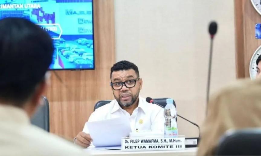 Ketua Komite III DPD RI Usulkan Rapat Terbatas dengan TNI-Polri untuk Lindungi Tenaga Kesehatan di Papua