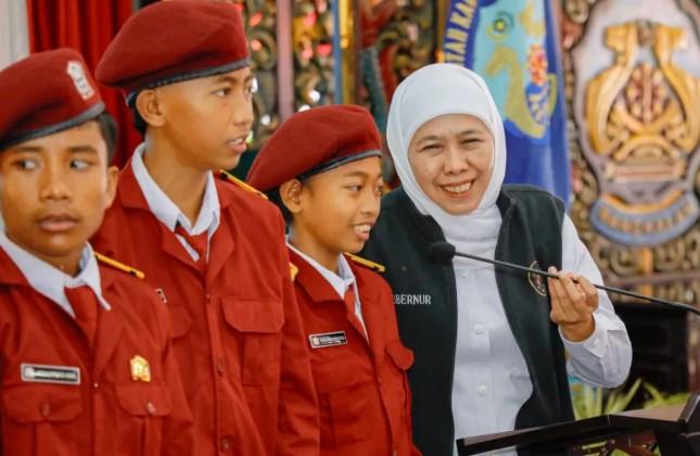 Pemprov Jatim Terapkan Pembatasan Gadget di Sekolah untuk Jaga Pembelajaran Lebih Aman dan Sehat