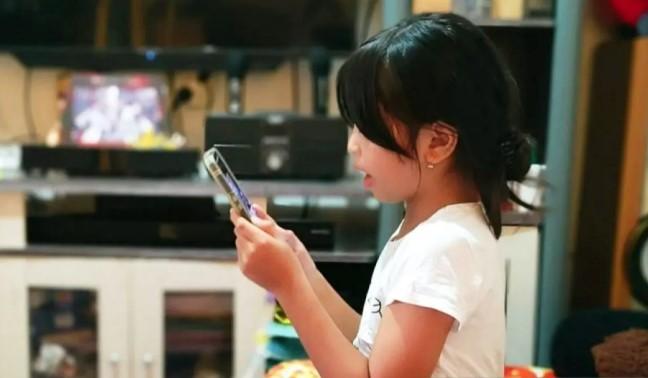 Survei Ungkap Anak Australia Masih Banyak Akses Media Sosial Meski Ada Larangan