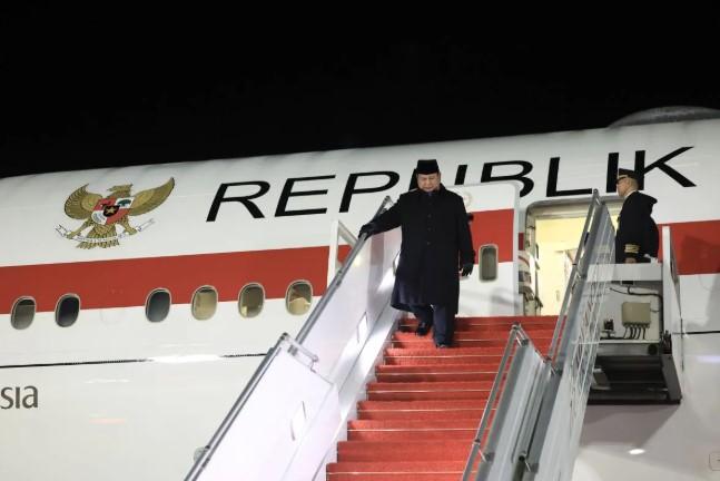 Presiden Prabowo Tiba di Paris untuk Bertemu Macron Bahas Kerja Sama Strategis Indonesia-Prancis