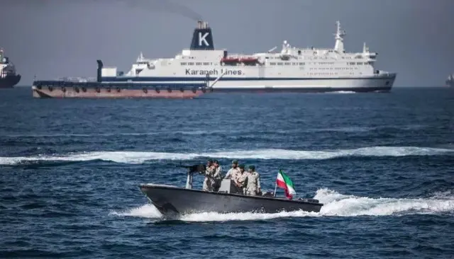 Lebih dari 20 Kapal Komersial Tembus Selat Hormuz Meski Ada Blokade AS