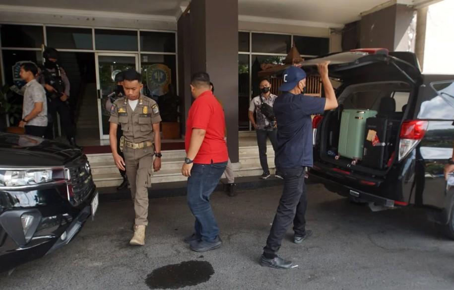 KPK Sita Dokumen dan Uang Rp95 Juta Usai Geledah Kantor Pemkab Tulungagung