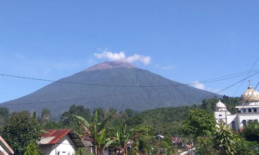 Suhu Kawah Gunung Slamet Naik Signifikan, BPBD Banyumas Tingkatkan Kesiapsiagaan