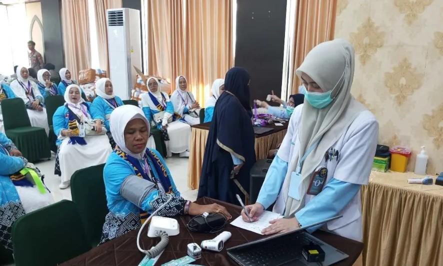Layanan Pemeriksaan Kehamilan Calon Haji Perempuan Diperketat di Embarkasi Makassar