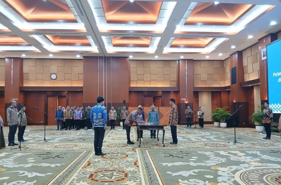 Purbaya Lantik 5 Pejabat Eselon II Kemenkeu, Tekankan Disiplin Fiskal di Tengah Ketidakpastian Global